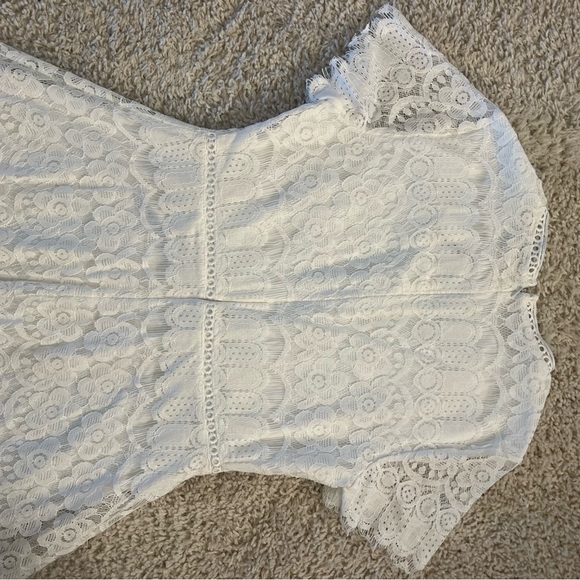 MOONRIVER DRESS SIZE JUNIOR LARGE BEAUTIFUL LACE NWT - Picture 14 of 16